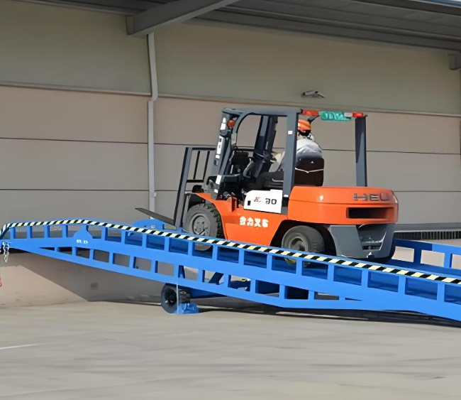 宝鸡移动式卸货平台（叉车用）